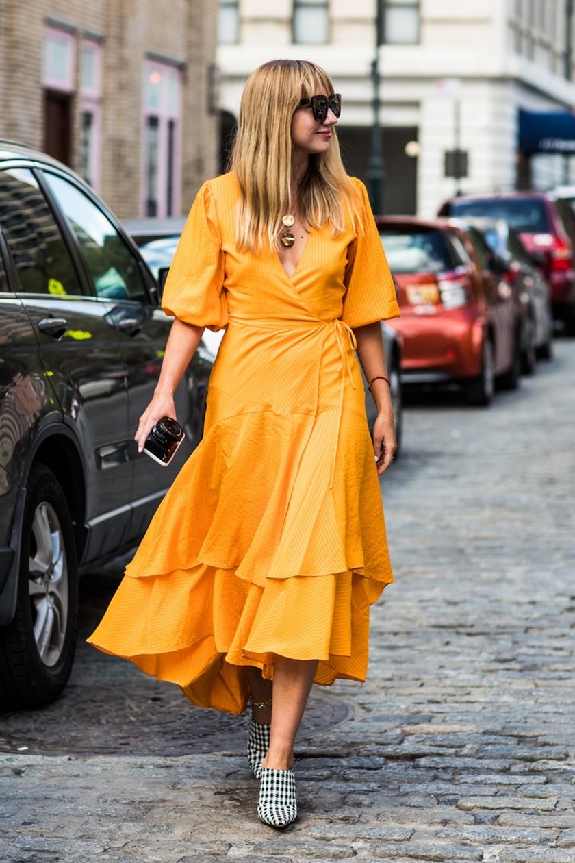 Fashion Trends - 10 Best Street Style Looks from NY Fashion Week - NYFW Spring/Summer 2018 - NYFW 2018 ➤ Discover the season's newest design news and inspiration ideas. Visit Daily Design News and subscribe our newsletter! #dailydesignnews #designnews #bestdesignevets #NYFW2018 #NewYorkFashionWeek2018 #NYFW #NewYorkFashionWeek