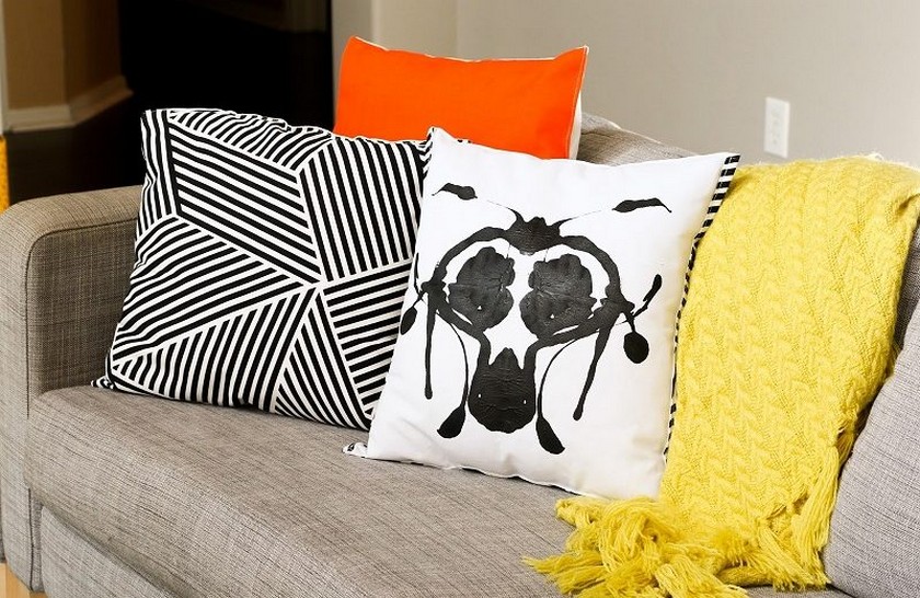 10 Halloween Interior Design Ideas that Are Both Spooky and Chic - Halloween Decor Ideas - Interior Design Ideas for Halloween - Decor Ideas for Halloween ➤ Discover the season's newest design news and inspiration ideas. Visit Daily Design News and subscribe our newsletter! #dailydesignnews #Halloween #HalloweenDecorIdeas