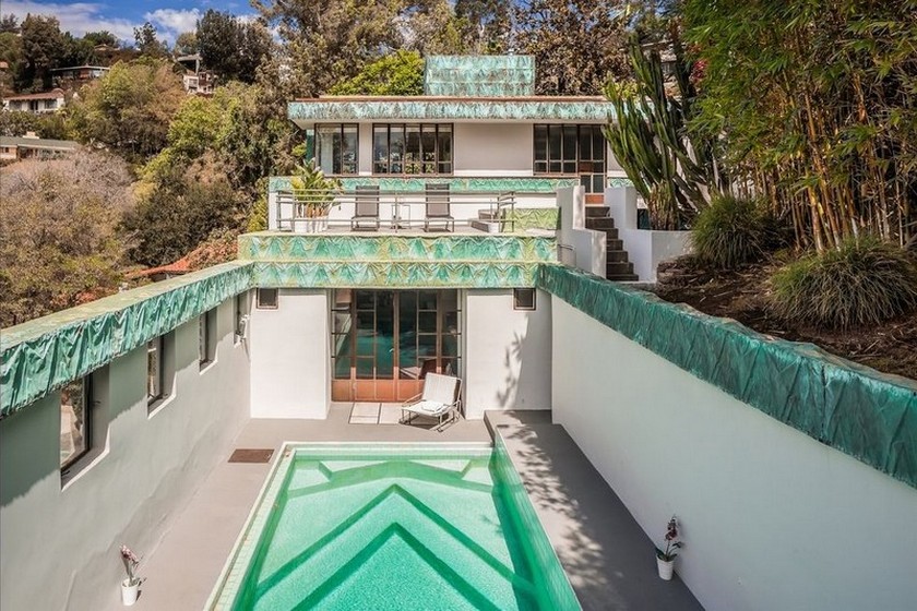 5 Amazing Frank Lloyd Wright Houses for Sale You Can’t Miss > Daily Design News > The latest news and trends in the design world > #franklloydwrighthouses #americanarchitects #dailydesignews