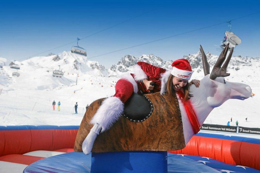 Get to Know the World Championships of Santa Clauses - Christmas Destinations - Christmas activities ideas - Christmas 2017 - Luxury Lifestyle - Christmas ideas - best Christmas tips - best holiday tips ➤ Discover the season's newest design news and inspiration ideas. Visit Daily Design News and subscribe our newsletter! #dailydesignnews #designnews #ChristmasDestinations #ChristmasActivities #ChristmasIdeas #Christmas2017 #LuxuryLifestyle #Christmas