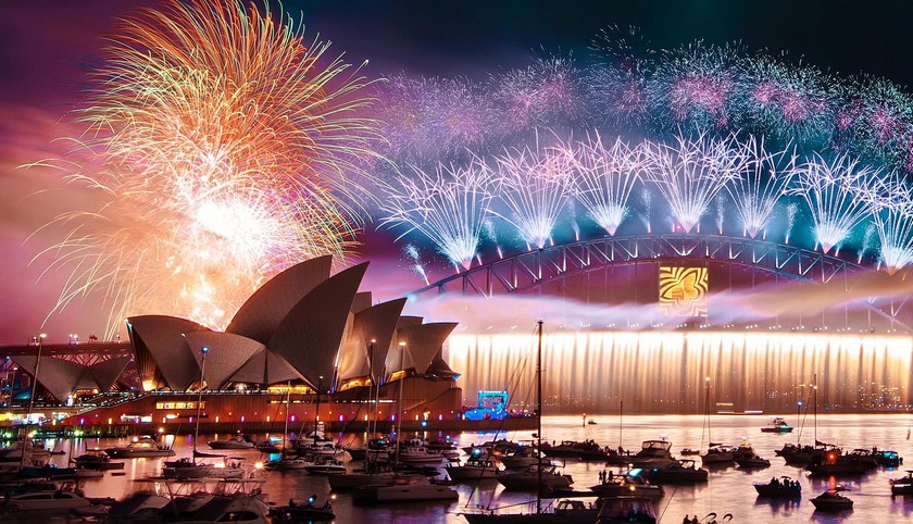 The 10 World's Best Places to Celebrate New Year’s Eve - World’s New Year’s Eve Luxury Destinations to Celebrate Like a Boss - Best Places to Celebrate New Year’s Eve 2017 ➤ Discover the season's newest design news and inspiration ideas. Visit Daily Design News and subscribe our newsletter! #dailydesignnews #designnews #NewYearsEve #NewYearsEve2017