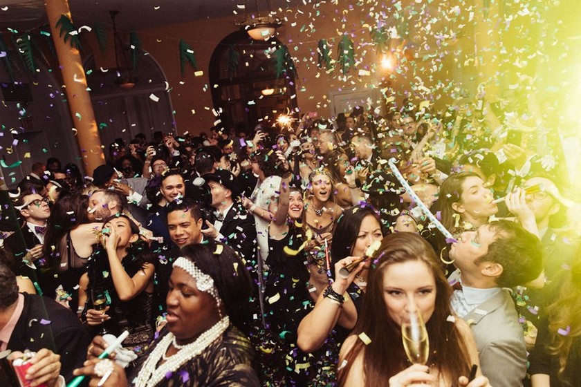Buckle Up Get ready for the Best New Year’s Eve 2017 Parties! > Daily Design News > The latest news and trends in the design world > #newyearseve2017 #newyearseveparties #dailydesignews